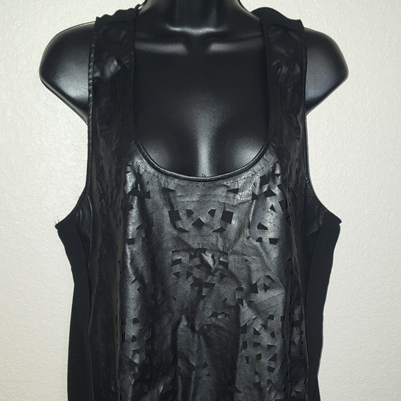 Tops - Women's top